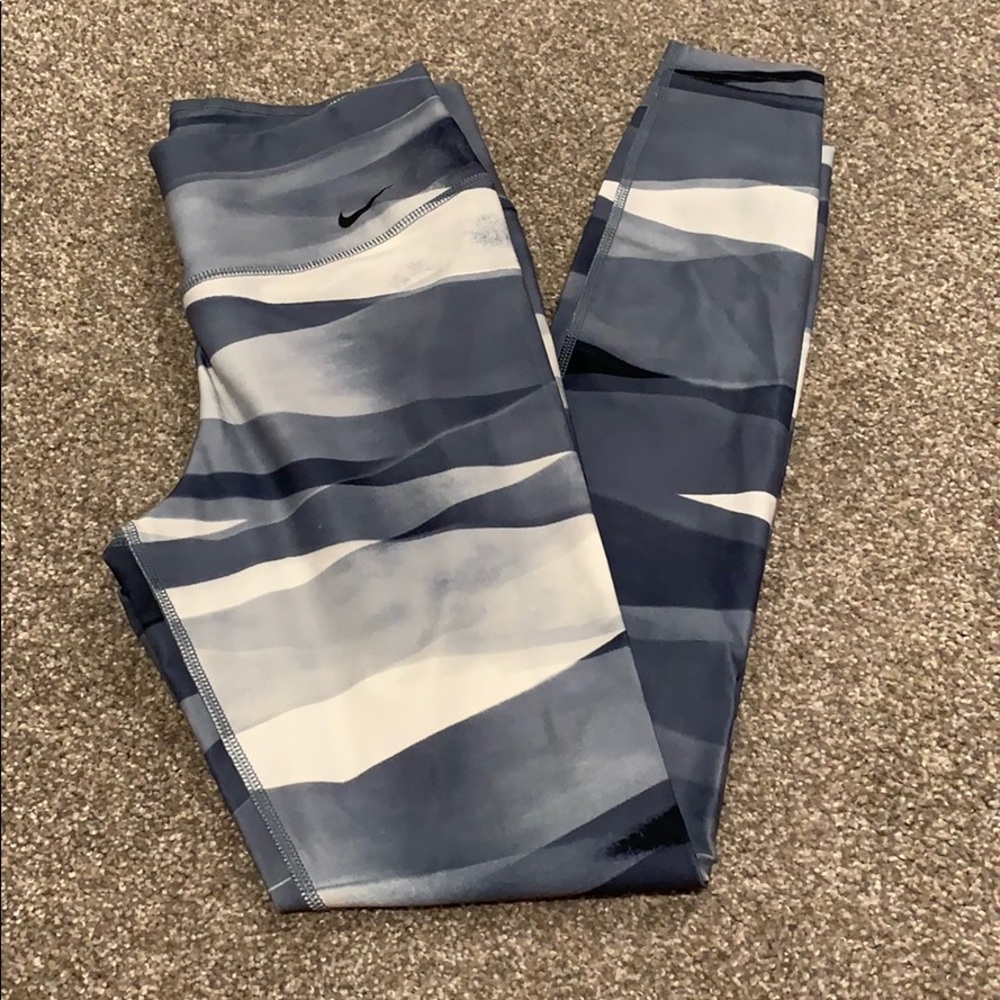 Nike dri fit legend legging